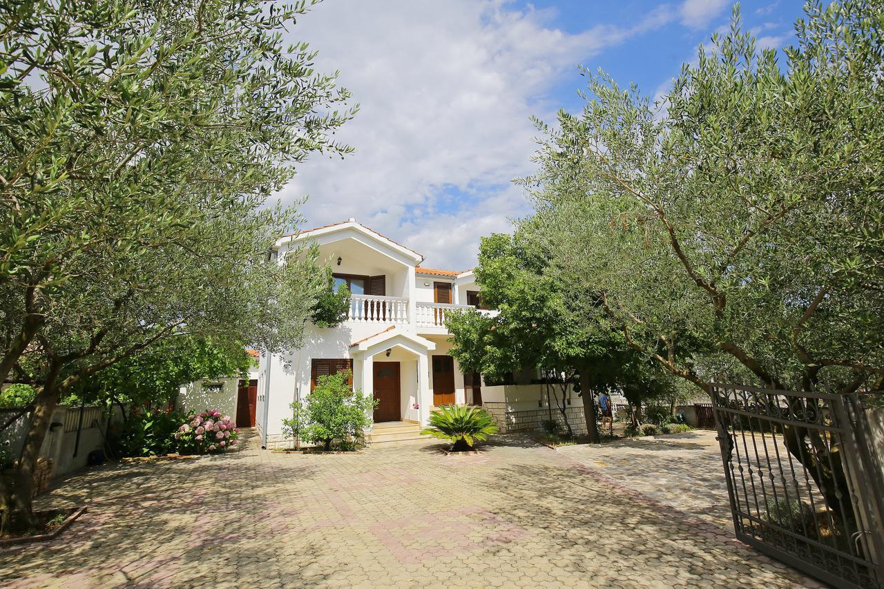 Iva Apartament *
