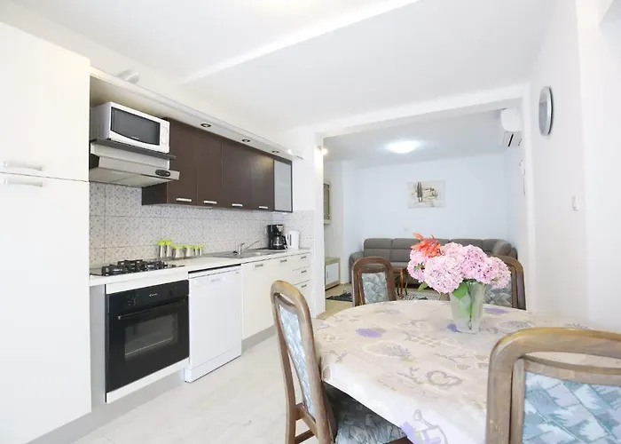Apartments Iva
